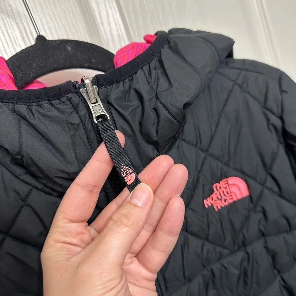 The North Face Girls Reversible Puffer Jacket- Size XL 18